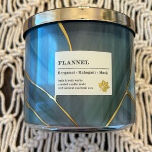 Flannel bath and body works candle
